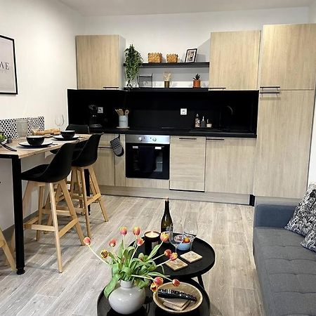 Bel Appartement Sur Cour Plein Centre Ville Et Parking ムーラン エクステリア 写真