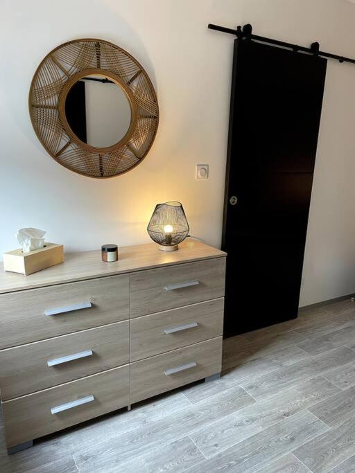 Bel Appartement Sur Cour Plein Centre Ville Et Parking ムーラン エクステリア 写真